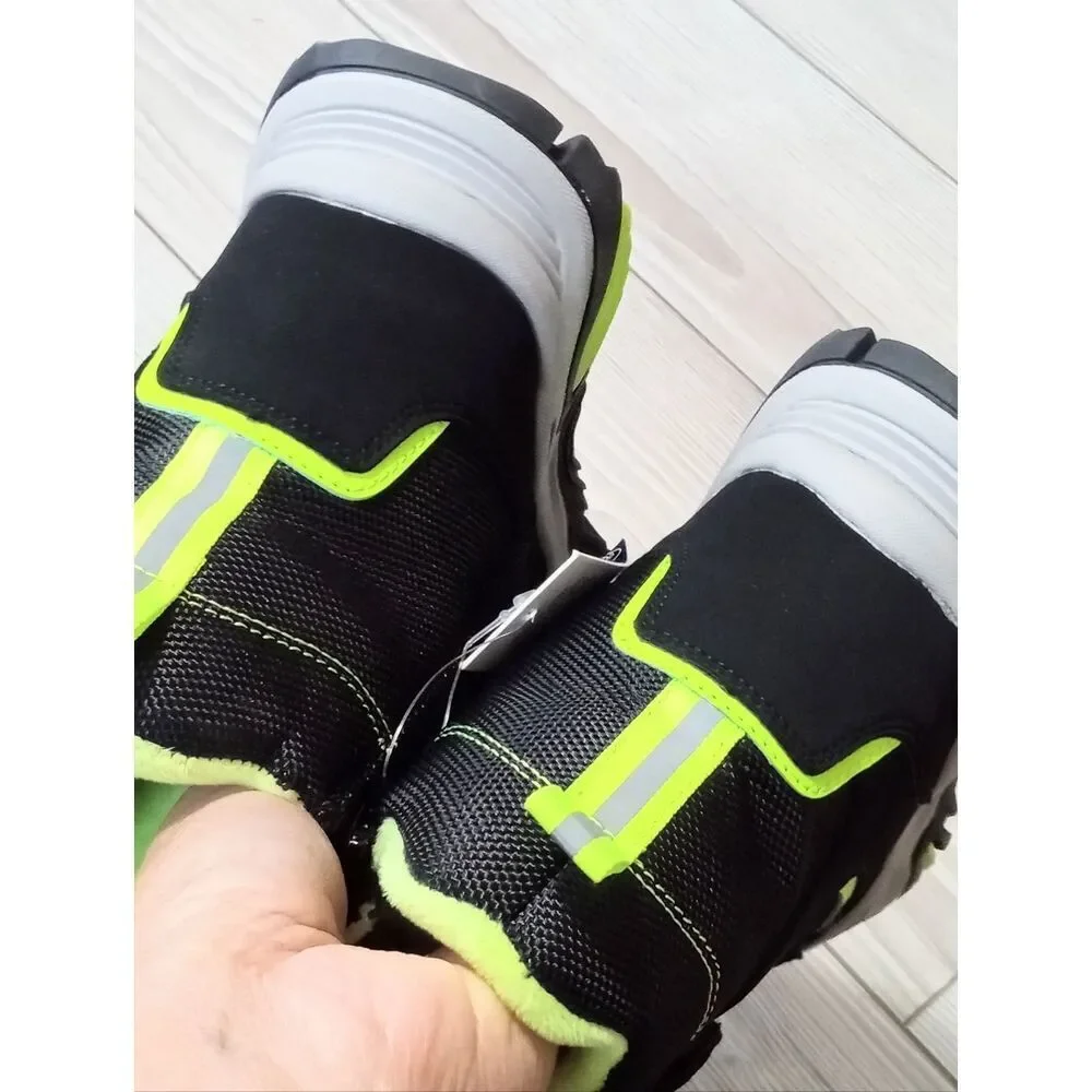 (5-4612)  K KomForme Winter Boots Sz 1